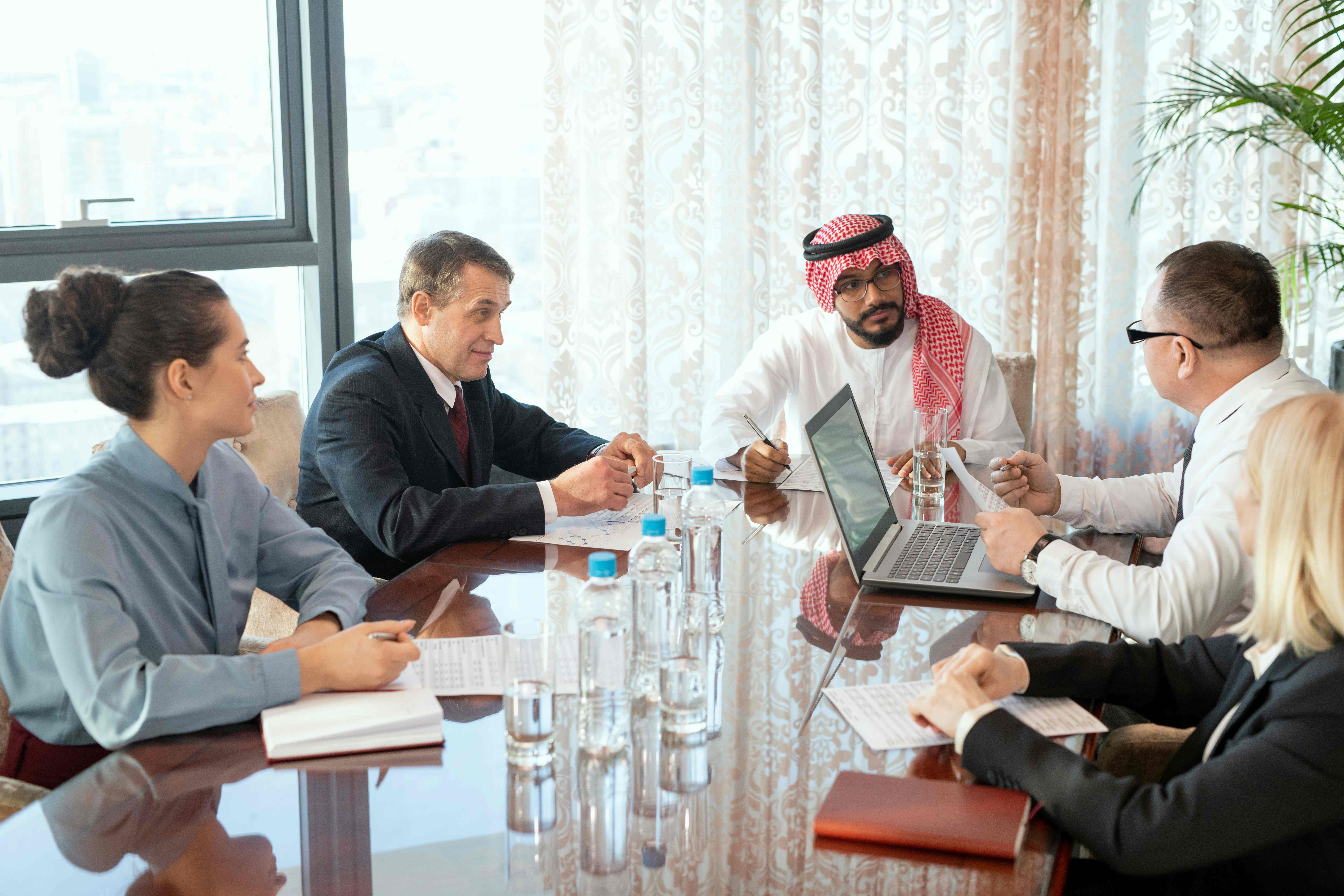 Customer Service Salary in the UAE: Roles, Experience and Career Progression